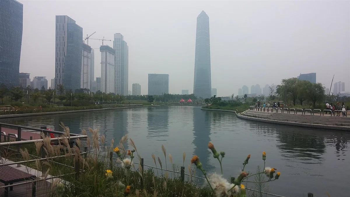 송도 센트럴파크와 주변 건물의 2014년 실사진